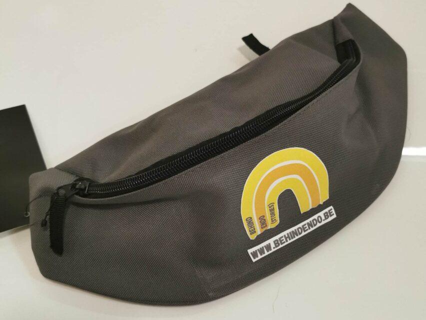 Heuptasje/fanny bag donkergrijs